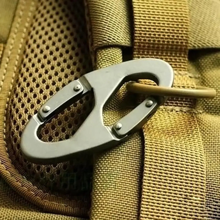 8-shaped Mountaineering Buckle Outdoor Camping Keychain EcoCampers