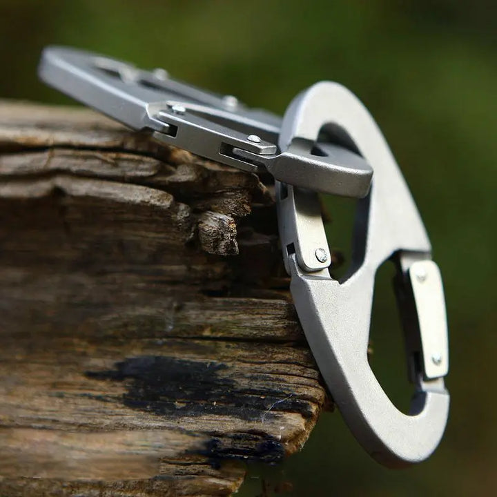 8-shaped Mountaineering Buckle Outdoor Camping Keychain EcoCampers