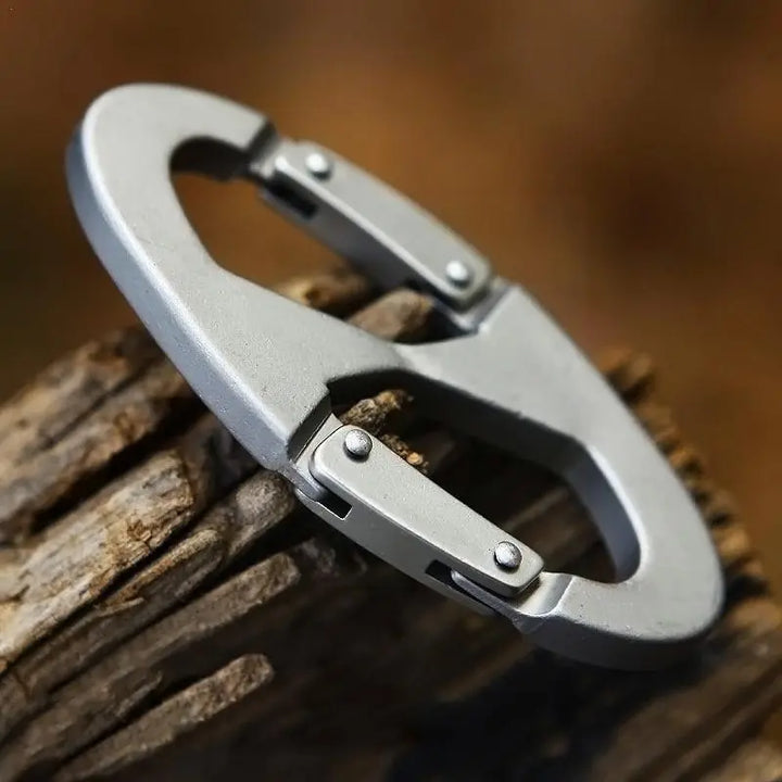 8-shaped Mountaineering Buckle Outdoor Camping Keychain EcoCampers